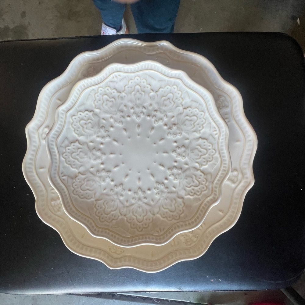 The Pioneer Woman Cream Scalloped Plates